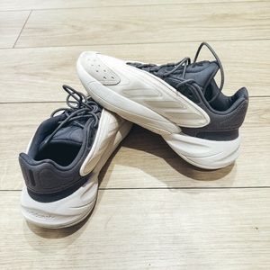 Adidas Ozelia shoes